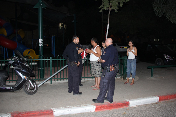  يافا: الشرطة تطارد مشتبهين هددوا بطعن مواطن في شارع مجين ابراهام 